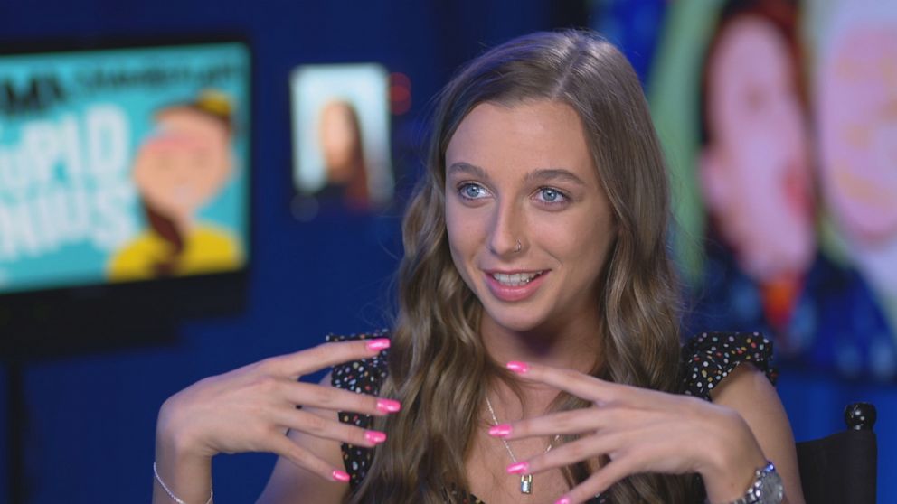 Emma Chamberlain's ENFP Charisma: Why Her Personality Is So Popular on the Internet Emma Chamberlain's ENFP Charisma: Why Her Personality Is So Popular on the Internet